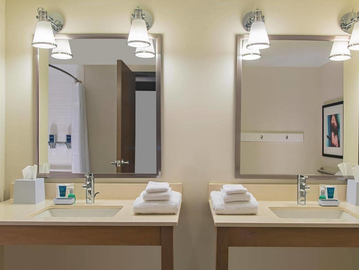 Four Points By Sheraton Midland Ngoại thất bức ảnh